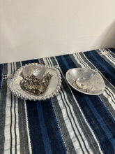 Load image into Gallery viewer, Silver Tone Mariposa String of Pearls Dish
